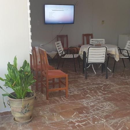Pansion Marousa Methana Bagian luar foto