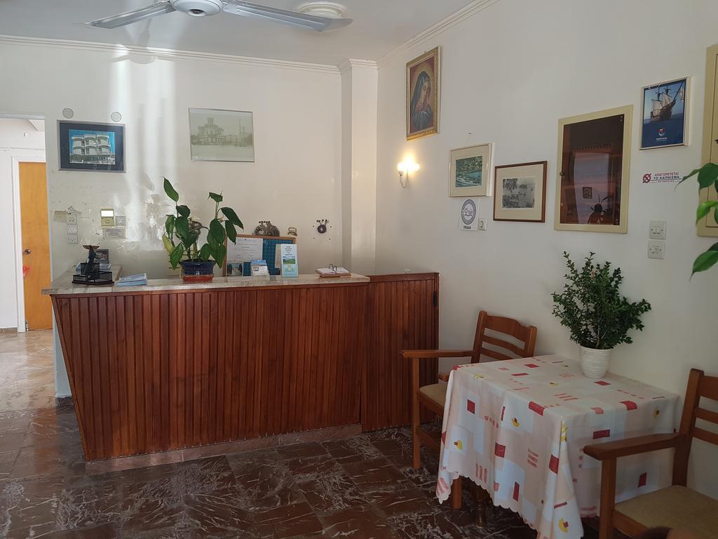 Pansion Marousa Methana Bagian luar foto