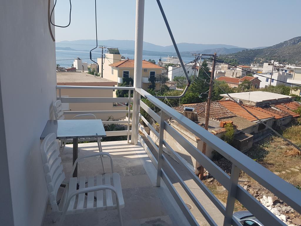Pansion Marousa Methana Bagian luar foto