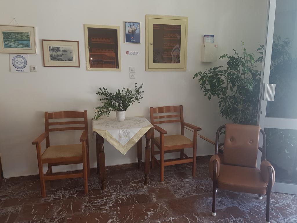 Pansion Marousa Methana Bagian luar foto