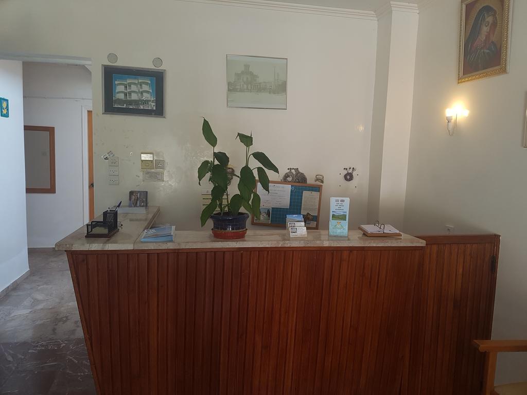 Pansion Marousa Methana Bagian luar foto
