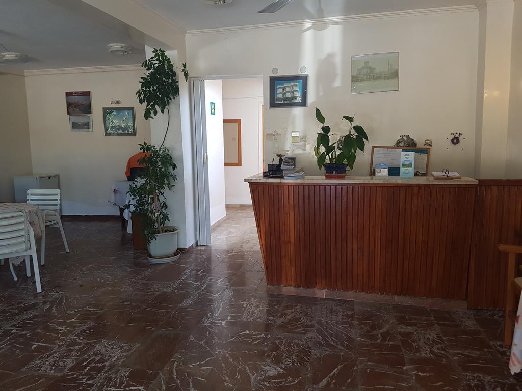Pansion Marousa Methana Bagian luar foto