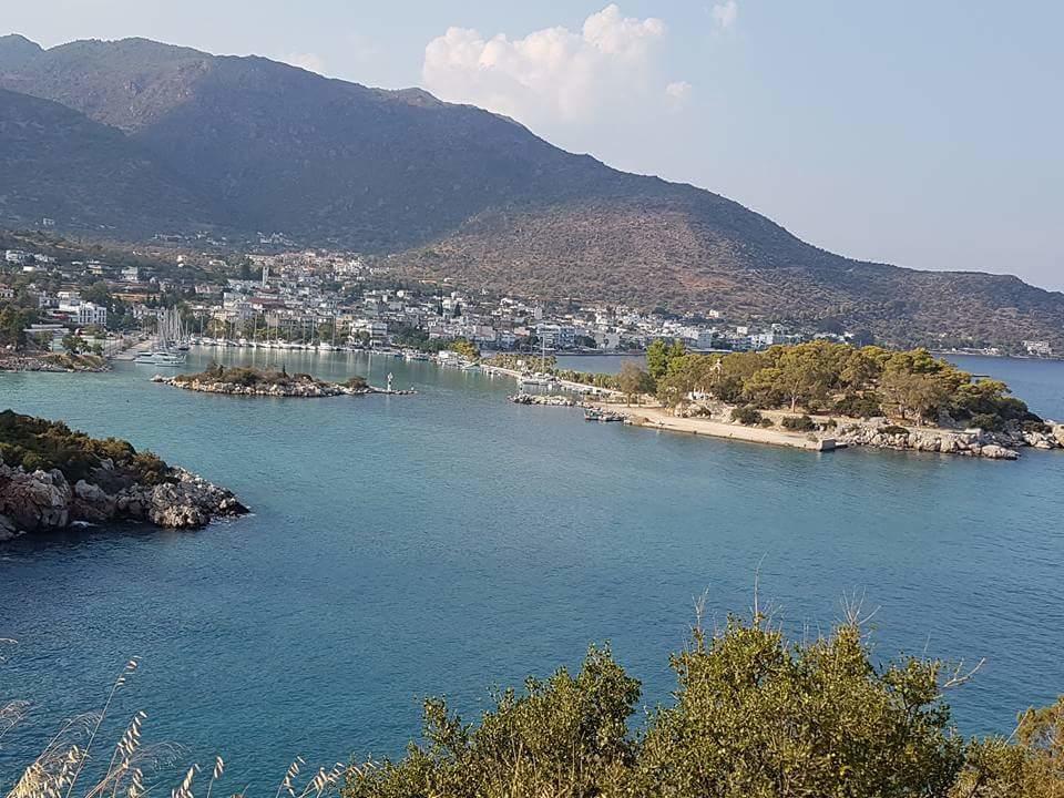 Pansion Marousa Methana Bagian luar foto